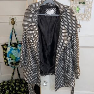 Black and white pattern hooded jacket with belt